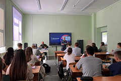 Столичная Росгвардия провела занятие со школьниками